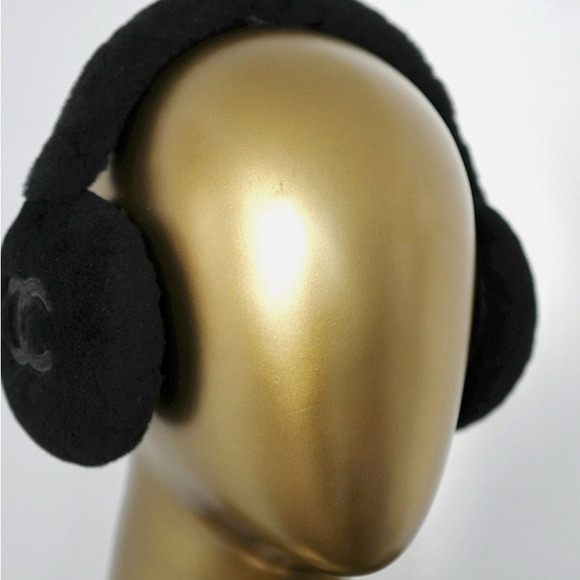 CHANEL AUTHENTIC Luxurious Black Earmuffs 2024/2025 main image 6